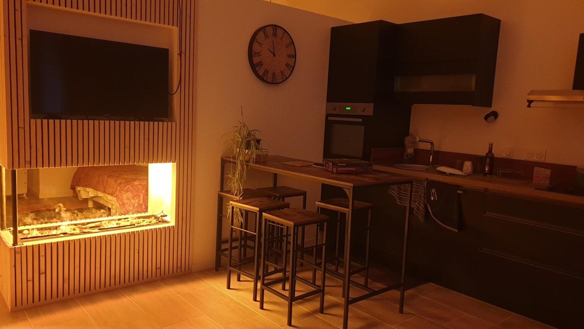 Love Room- Spa- Escale Amoureuse Puygaillard-de-Quercy Экстерьер фото